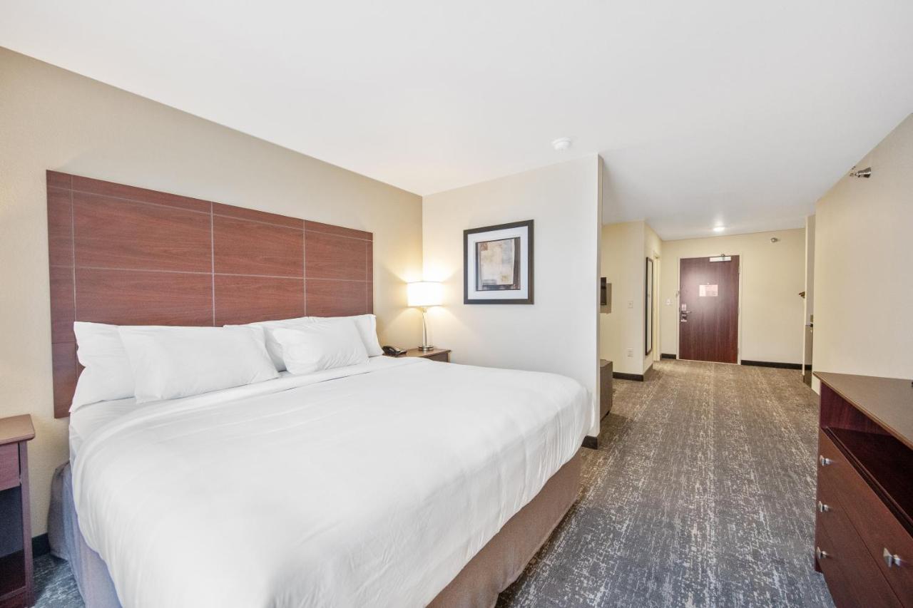 Cobblestone Hotel & Suites - Two Rivers Bagian luar foto