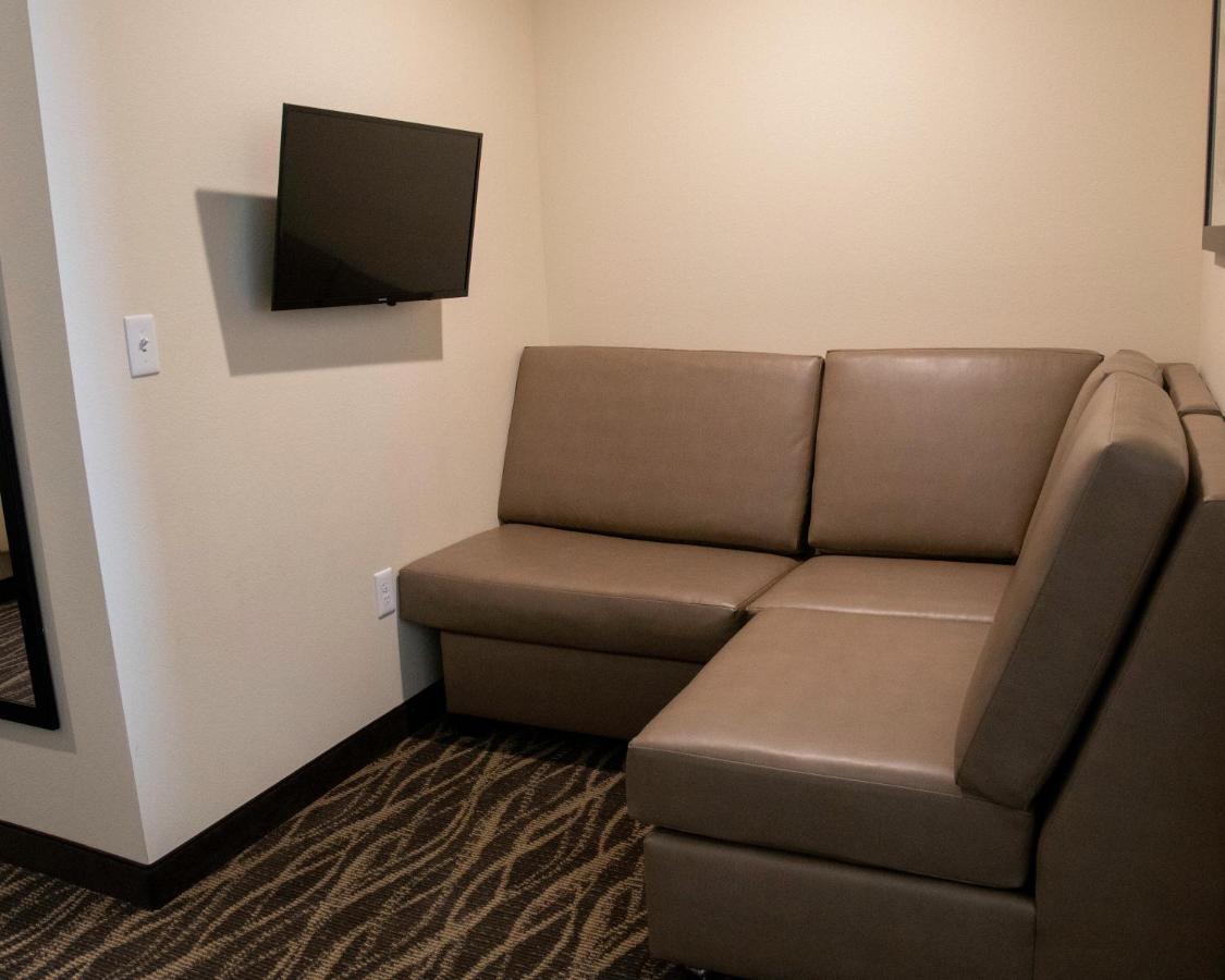 Cobblestone Hotel & Suites - Two Rivers Bagian luar foto