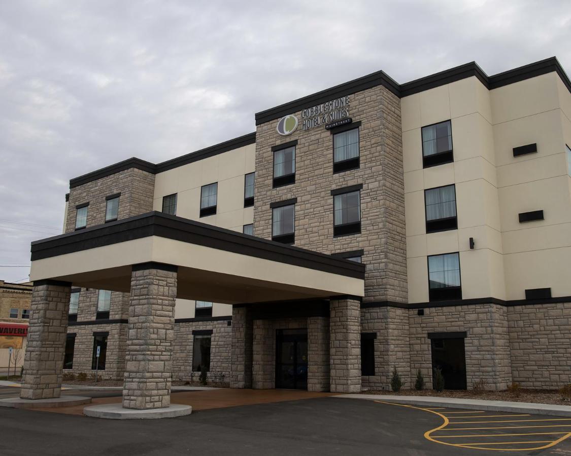 Cobblestone Hotel & Suites - Two Rivers Bagian luar foto